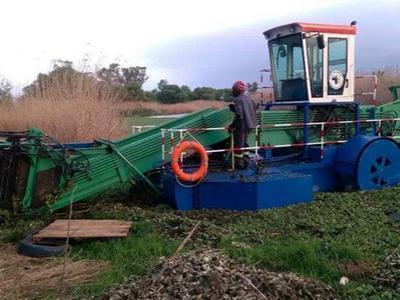 Equipo para limpieza y mantenimiento de ríos y lagos en África